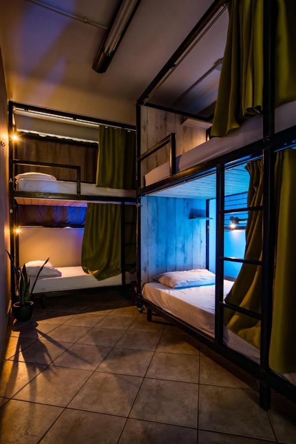 Bedway Athens Hostel Extérieur photo